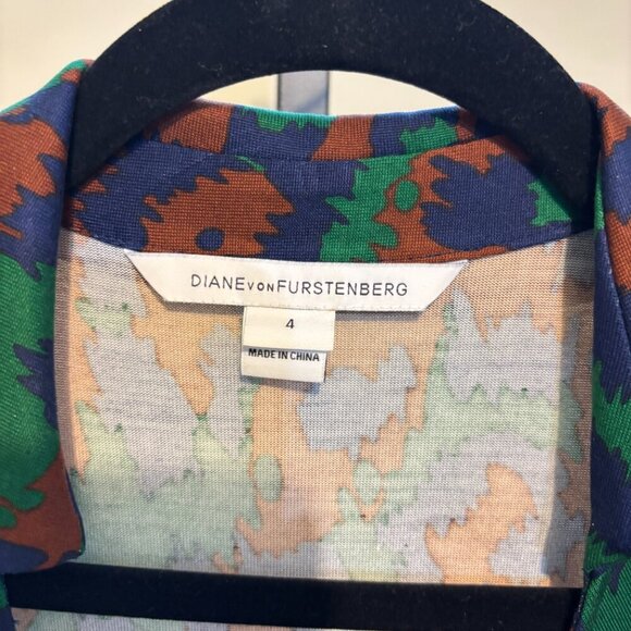 Diane Von Furstenberg Savahanna Silk Faux Wrap Animal Print Dress - Picture 3 of 12